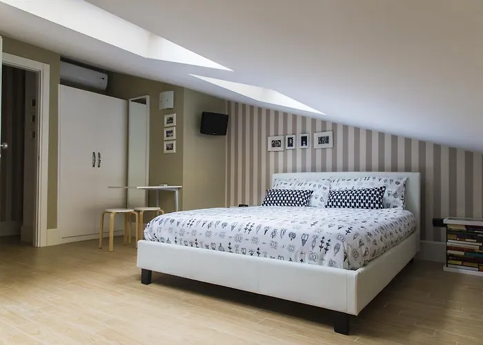 Piazza Roma Rooms